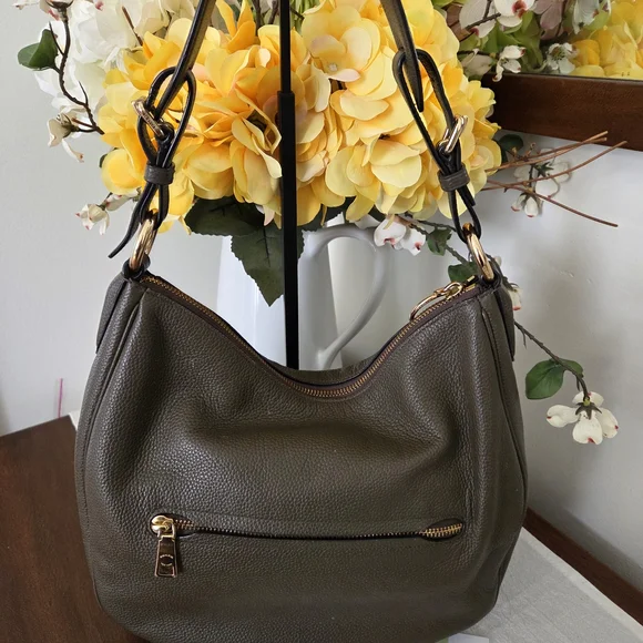 Coach Sutton Hobo Color: Moss Olive Green - Picture 2 of 9
